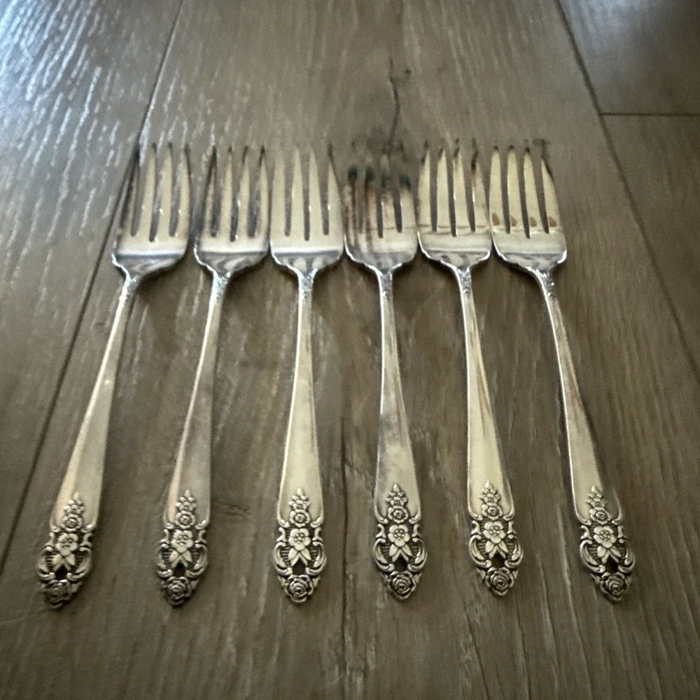 Set of 6 Oneida DISTINCTION‎ Salad Forks Silver Plate Prestige 1951 Flatware